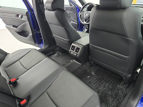 Used 2022 Honda Accord Sport image 11