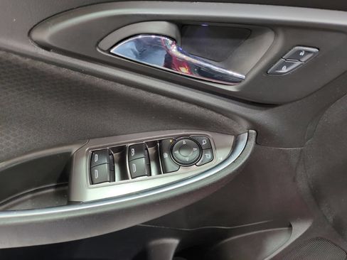 Used 2016 Chevrolet Malibu LT FWD image 17