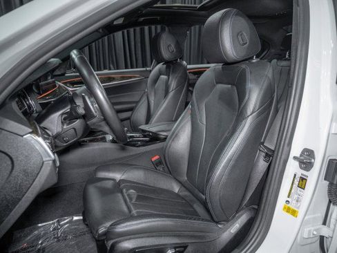 Used 2019 BMW 530i image 11