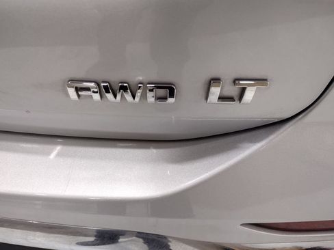 Used 2020 Chevrolet Equinox LT AWD/4WD image 16
