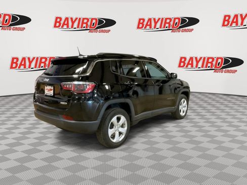 Used 2018 Jeep Compass Latitude w/ Popular Equipment Group AWD/4WD image 8