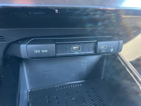 Certified 2023 Kia Niro EX image 56