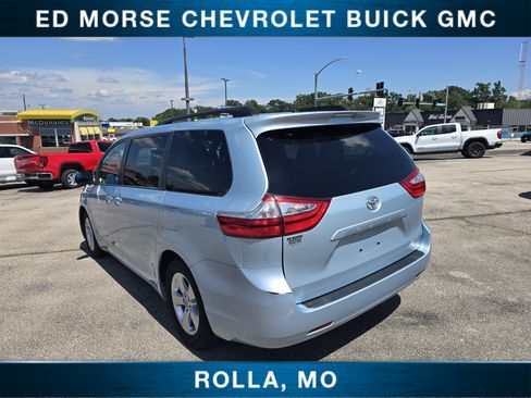 Used 2017 Toyota Sienna LE FWD image 5