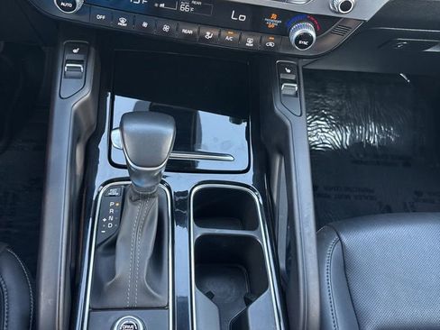Used 2025 Kia Telluride S FWD image 19