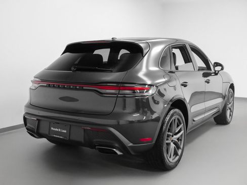 Used 2025 Porsche Macan image 12