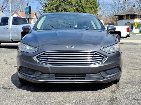 Used 2018 Ford Fusion SE image 2
