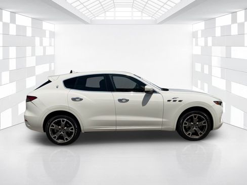 Used 2023 Maserati Levante GT AWD/4WD image 8