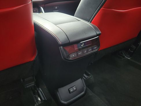 Used 2022 Toyota Highlander XSE image 13