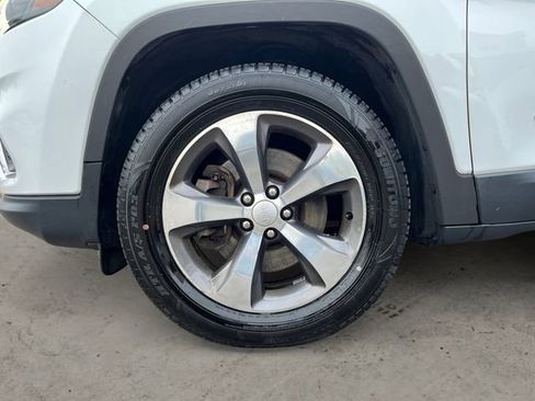 Used 2020 Jeep Cherokee Limited AWD/4WD image 16