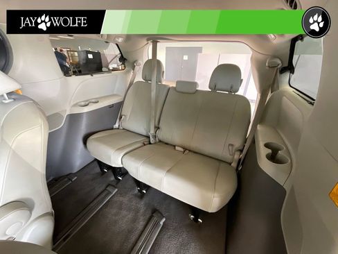 Used 2011 Toyota Sienna XLE w/ Entertainment Pkg AWD/4WD image 22