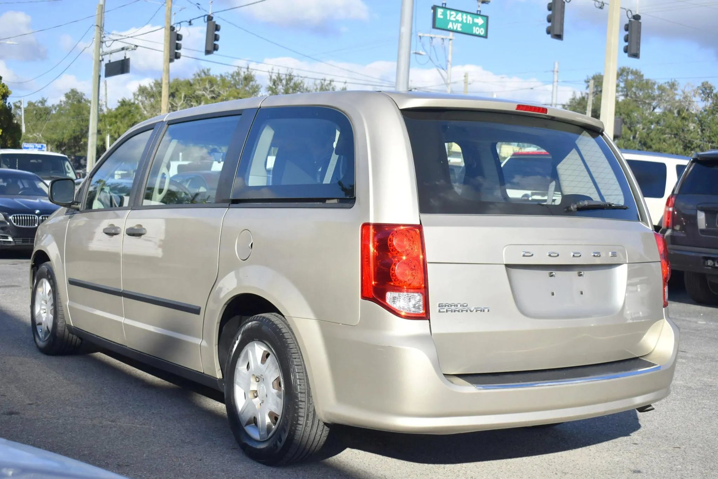 Used 2013 Dodge Grand Caravan American Value Package FWD image 5