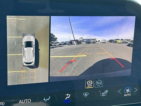 Used 2026 Chevrolet Equinox EV LT FWD image 27