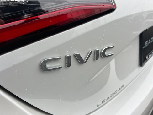 Used 2025 Honda Civic Sport image 28