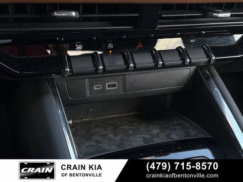 Used 2024 GMC Canyon AT4 AWD/4WD image 16