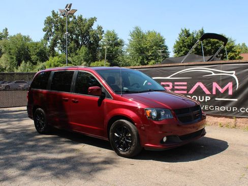 Used 2018 Dodge Grand Caravan SE FWD image 4