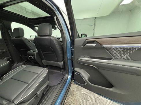 New 2026 GMC Acadia Denali w/ Super Cruise Package image 43