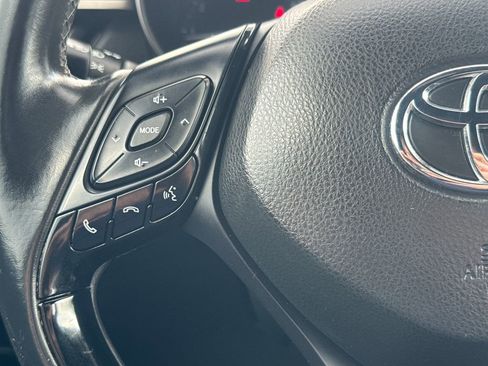 Used 2019 Toyota C-HR XLE image 18