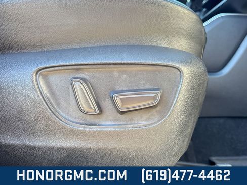 Used 2023 Toyota Highlander L image 25