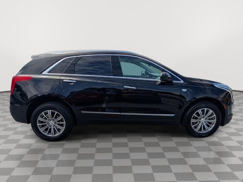 Used 2017 Cadillac XT5 Luxury w/ Driver Awareness Package FWD image 6