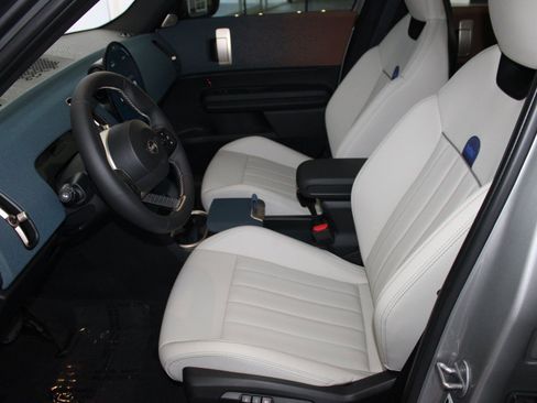 Certified 2025 MINI Cooper Countryman S w/ Comfort Package Max image 13