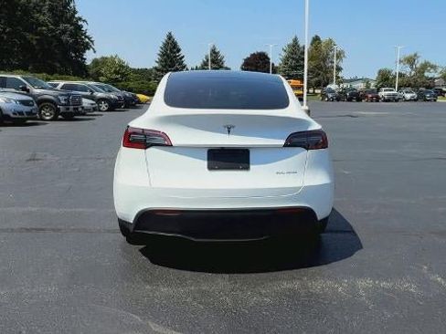 Used 2023 Tesla Model Y Long Range AWD/4WD image 7
