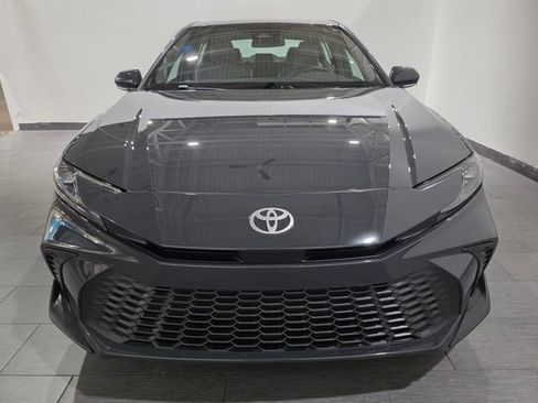 Used 2025 Toyota Camry SE AWD/4WD image 8