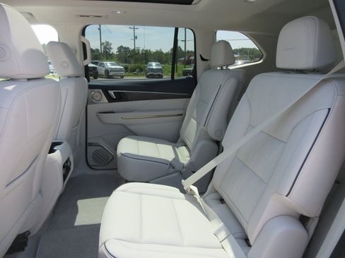 New 2026 Buick Enclave Avenir w/ Super Cruise Package image 14