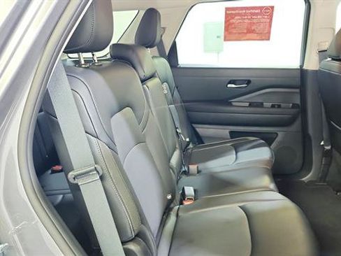 Certified 2026 Nissan Pathfinder SL FWD image 26