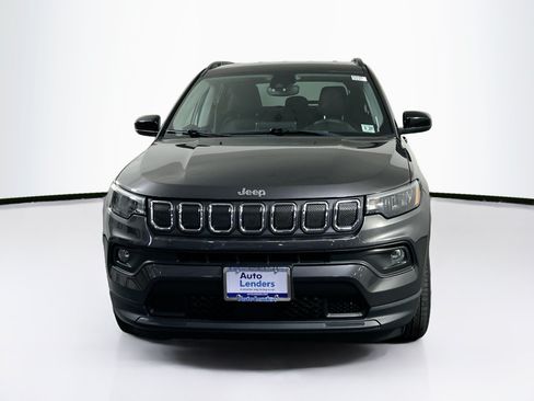 Used 2022 Jeep Compass Latitude w/ Convenience Group AWD/4WD image 2