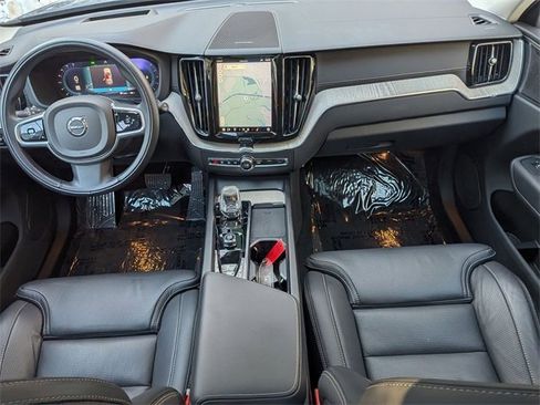 Certified 2022 Volvo XC60 B5 Inscription w/ Advanced Package image 16