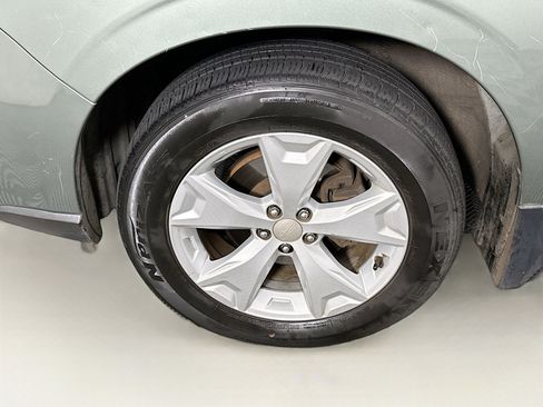 Used 2015 Subaru Forester 2.5i Premium image 11