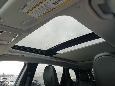 Used 2022 Jeep Cherokee Limited image 20