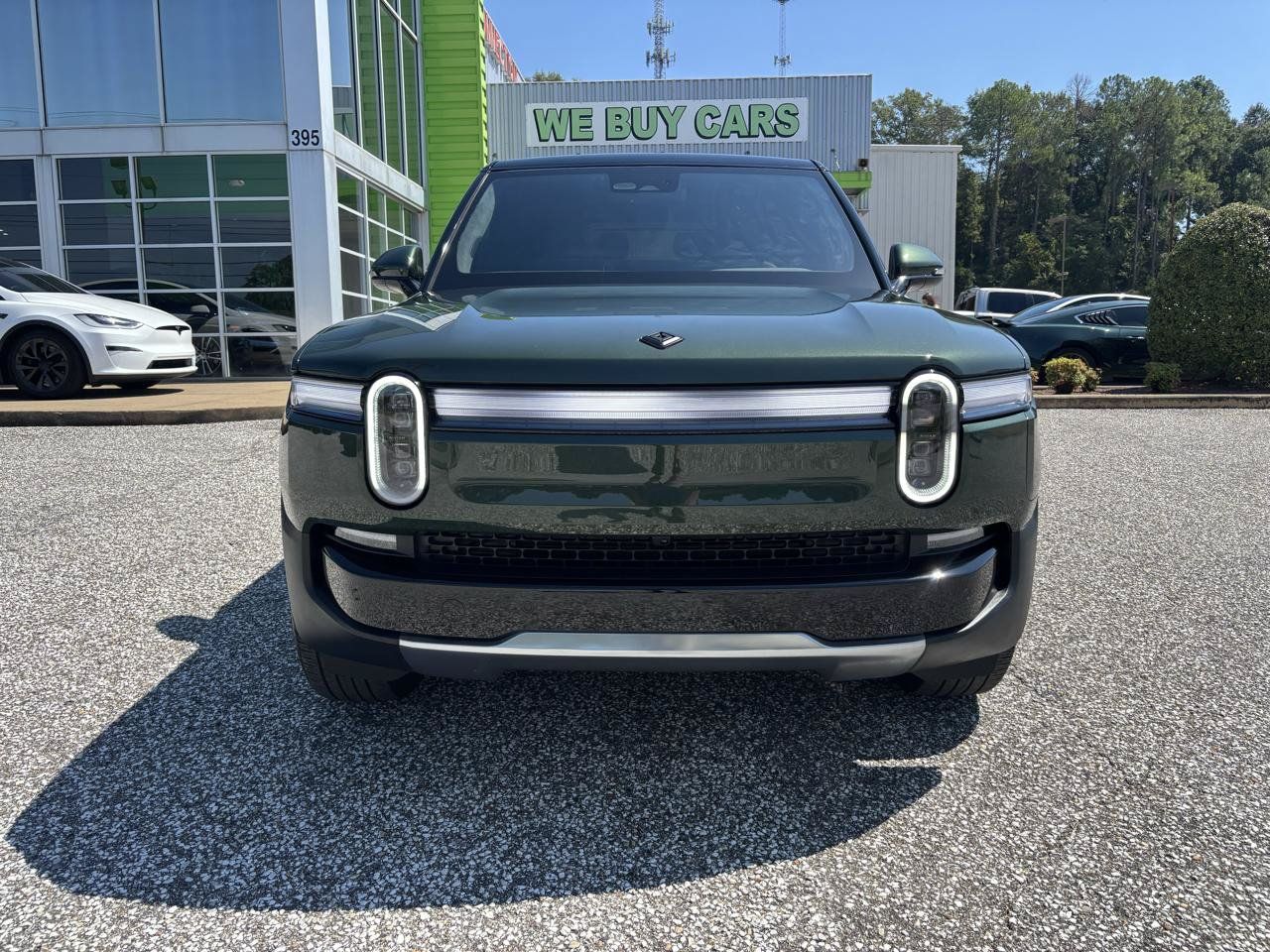 Used 2025 Rivian R1S Adventure Dual AWD/4WD image 9