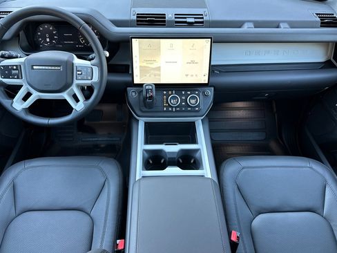 New 2026 Land Rover Defender 110 X-Dynamic SE image 25
