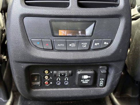 Used 2018 Honda Pilot Touring image 17