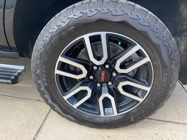 Used 2023 GMC Yukon AT4 AWD/4WD image 26