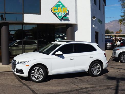 Used 2019 Audi Q5 2.0T Premium Plus w/ Premium Plus Package AWD/4WD image 4