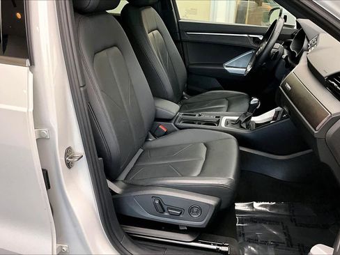Used 2023 Audi Q3 2.0T Premium w/ Convenience Package AWD/4WD image 9