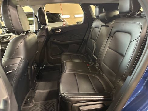 Used 2022 Ford Escape SEL w/ Equipment Group 302A AWD/4WD image 15