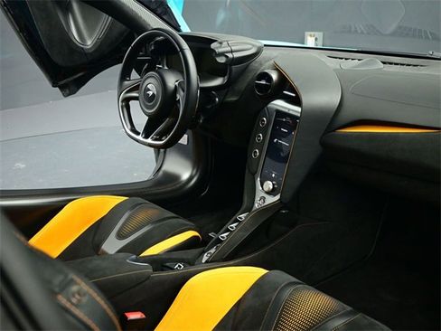 Used 2024 McLaren 750S Spider image 11