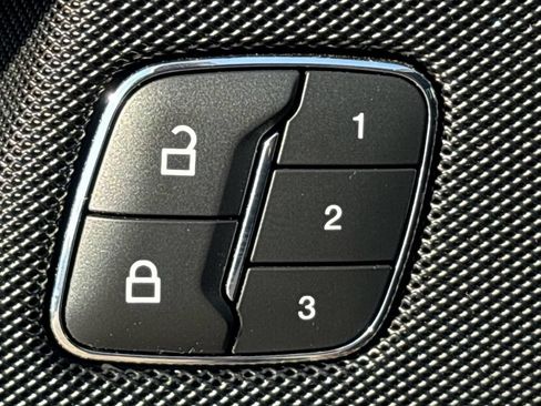 Certified 2023 Lincoln Nautilus Reserve AWD/4WD image 35