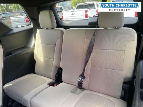 Used 2023 Chevrolet Traverse LS FWD image 11