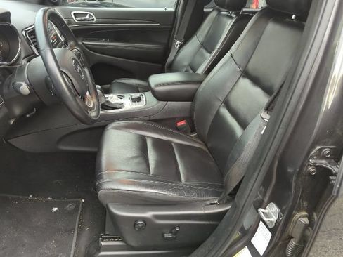 Used 2019 Jeep Grand Cherokee Limited AWD/4WD image 5