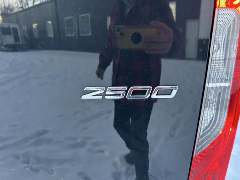 Used 2023 Mercedes-Benz Sprinter 2500 image 14