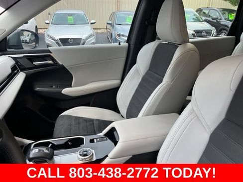 Used 2025 Mitsubishi Outlander SE AWD/4WD image 11