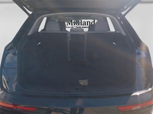 Used 2024 Audi Q5 2.0T Premium w/ Convenience Package image 11