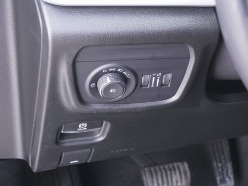 Used 2023 Jeep Grand Cherokee L Limited w/ Luxury Tech Group II image 21