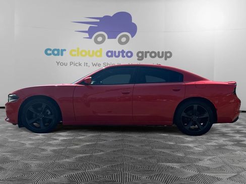 Used 2017 Dodge Charger R/T RWD image 2