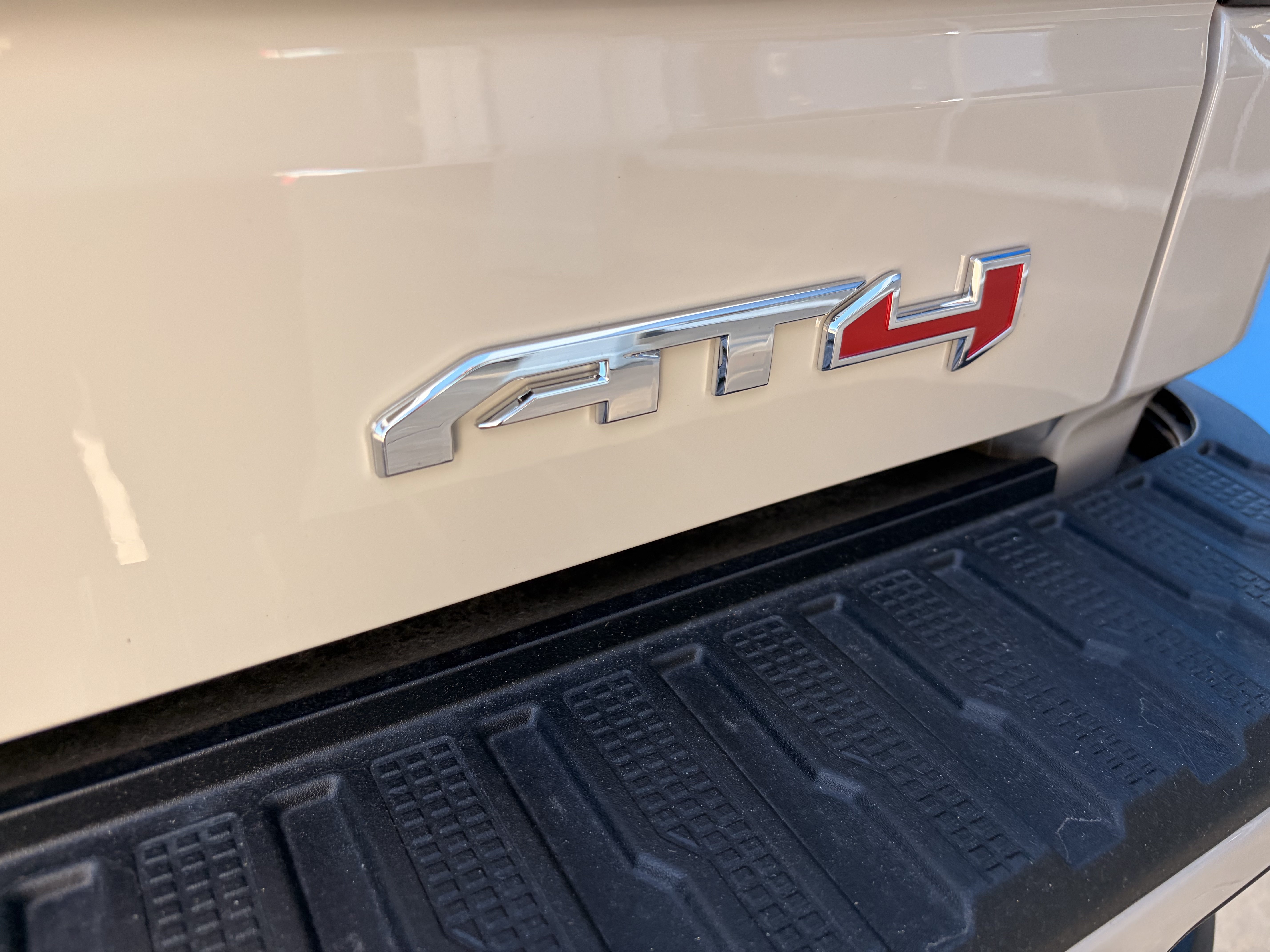 New 2026 GMC Sierra 1500 AT4 w/ AT4 Premium Package AWD/4WD image 22