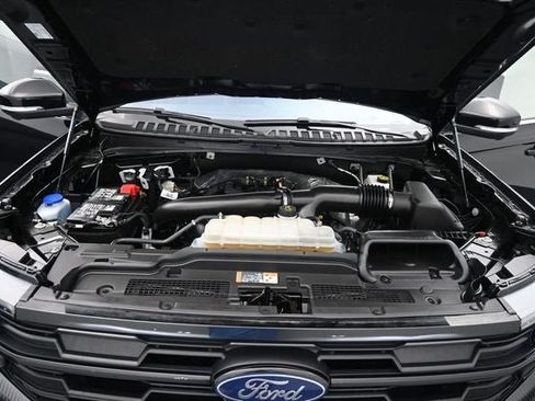 Certified 2025 Ford Expedition Active AWD/4WD image 15